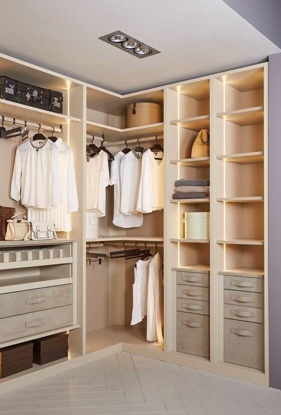 Walk-In Wardrobes: A Luxurious Storage Solution for Your Home